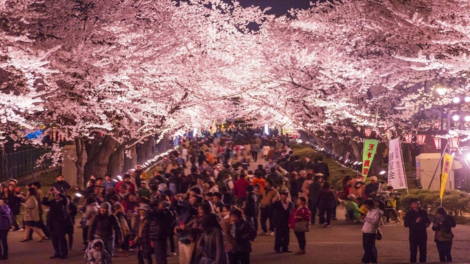 【日本三大夜桜を鑑賞しよう！】（朝食付）高田城址公園までの送迎とロッテのお菓子付き【お子様定額】